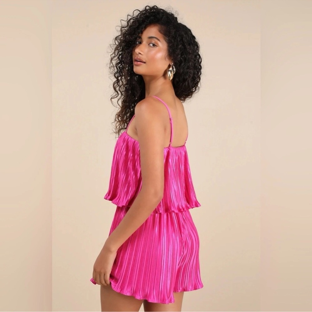 Lulu's Vibrant Pink Layered romper size small - Picture 6 of 7